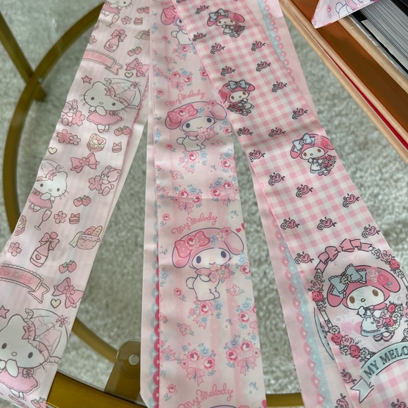 HELLO KITTY OR MY MELODY PINK TWILLY SCARF💕 - Picture 6 of 7